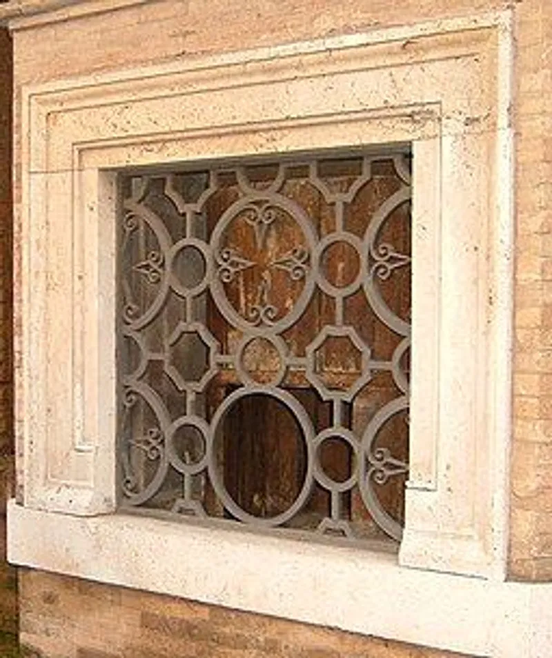 A ‘foundling wheel’ through which babies could be left at the Ospedale di Santo Spirito, in Rome. Credit: Wikimedia Commons.