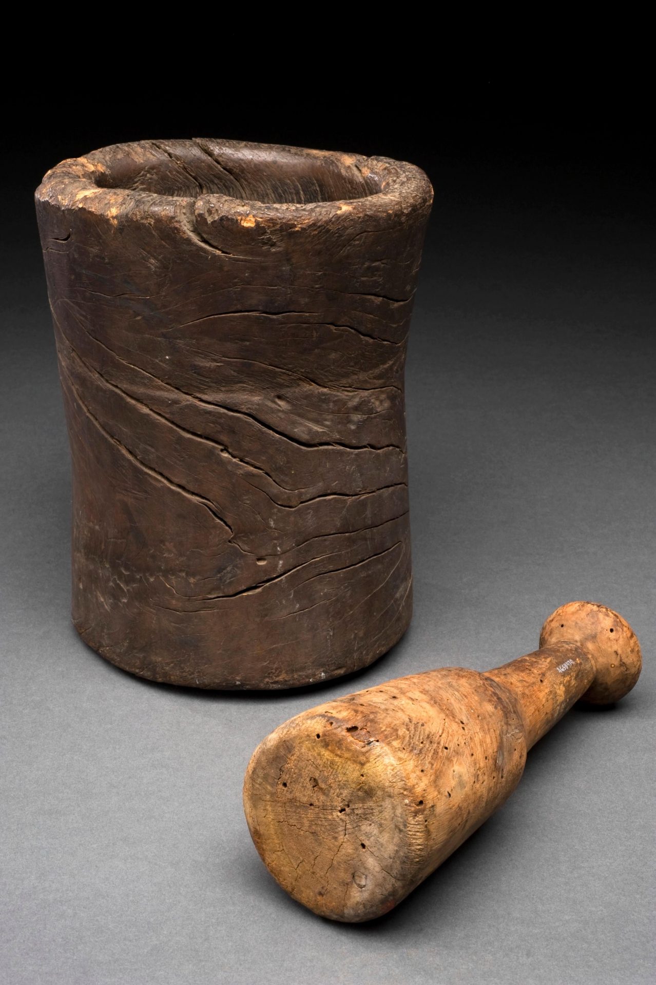 Early modern wooden mortar and pestle for making powders. Credit: Science Museum, London.